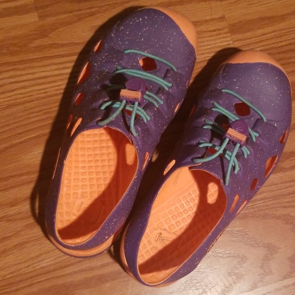 Keen shoes size 5 - Picture 4 of 6